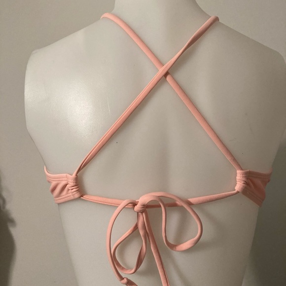 Peach bikini (TOP ONLY) - Picture 2 of 5